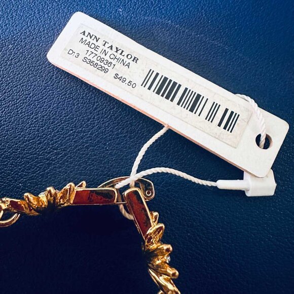 NWT Ann Taylor Floral Daisy Rhinestone Party Bracelet - A Statement - Picture 2 of 5